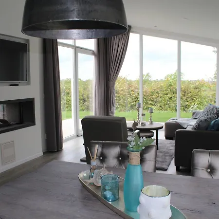 Ferienhaus Cozy Garden W Fireplace *
