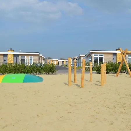 Cozy Garden W Fireplace