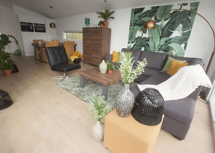 Cozy Garden W Fireplace Дом отдыха