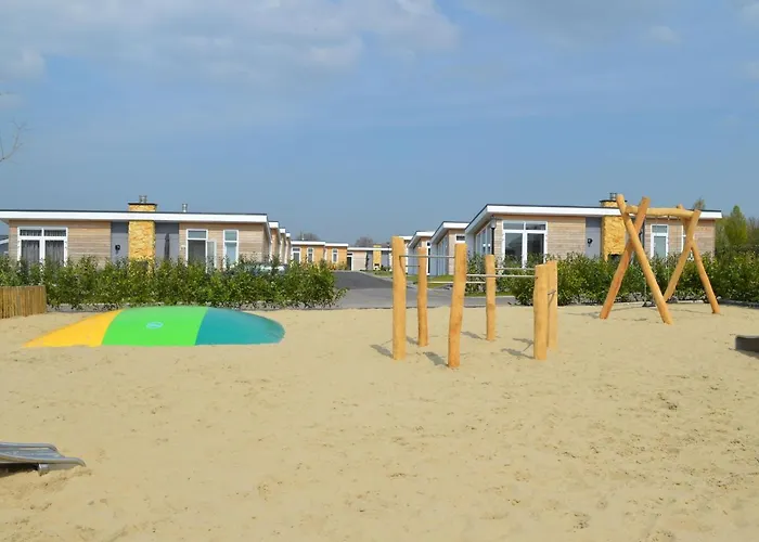 Cozy Garden W Fireplace