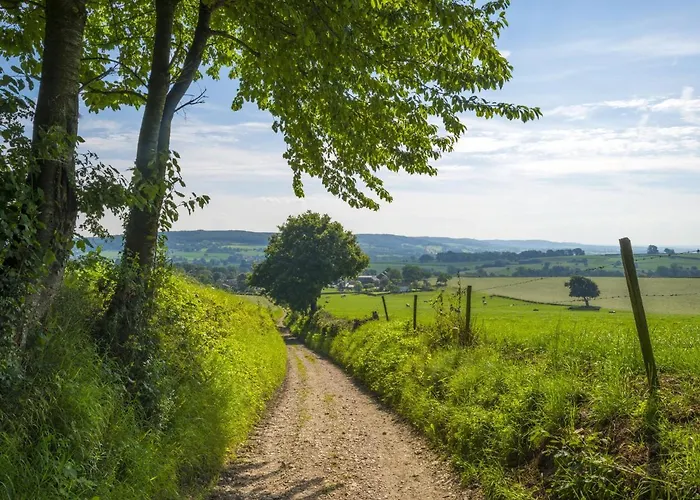 Дом отдыха Cozy Garden W Fireplace *