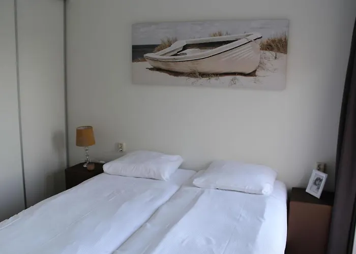 Дом отдыха Cozy Garden W Fireplace *