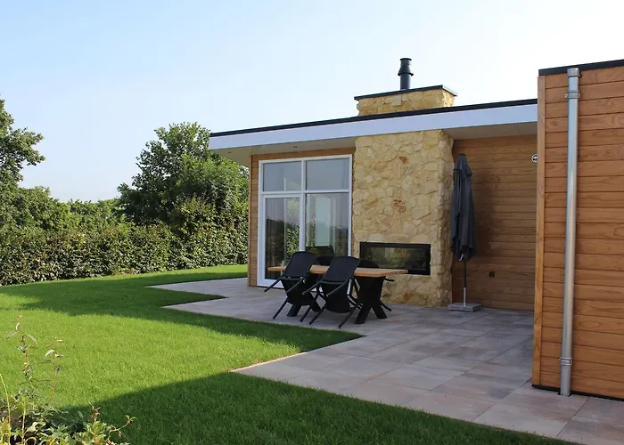 Cozy Garden W Fireplace Дом отдыха