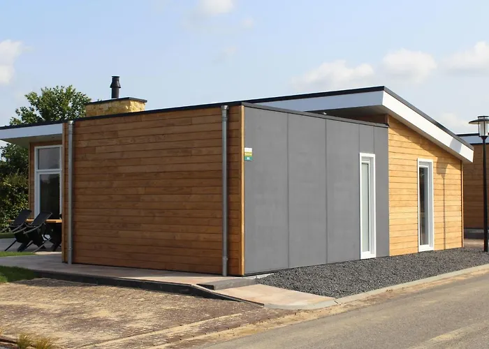 Дом отдыха Cozy Garden W Fireplace *