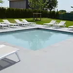 Cozy Garden W Fireplace Feriehus *