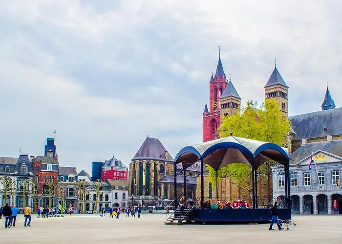 Cozy Garden W Fireplace *